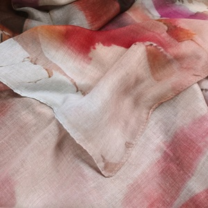 Écharpe longue en satin polyester tie-dye aquarelle, style arabe, pour femmes musulmanes turques et du Moyen-Orient, protection solaire – Grande Vente - Product Image 4