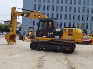 รถขุดไฮดรอลิกตีนตะขาบ CAT 320D มือสอง อะไหล่แท้ พร้อมบุ้งขุด ดูแลรักษาอย่างดี เครื่องจักรก่อสร้าง - Product Image 6