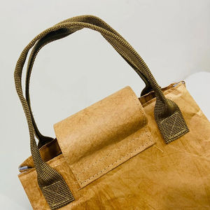 Sac à déjeuner isotherme pliable en Tyvek, durable, lavable, avec impression de logo personnalisé, couleur marron, pour l'école, le bureau, ou comme sac isotherme. - Product Image 3