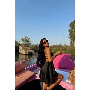 Robe mini élégante noire à bretelles pour femmes, style décontracté, manches bouffantes, taille empire, col halter carré, taille XL pour club de jour - Product Image 2