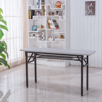 Table pliante en bois pour salle à manger en plein air Conception rectangulaire longue simple pour la formation des étudiants ou l'utilisation de décrochage de bureau d'ordinateur