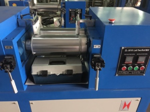 Mezcladora de Laboratorio de Dos Rodillos de Goma y Plástico de 6 Pulgadas con Certificación CE - Product Image 3