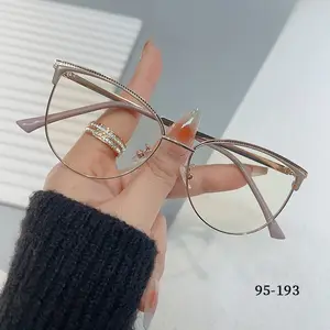 最新のスタイリッシュなカスタムロゴメタル眼鏡女性蝶型眼鏡光学メガネフレームG95-193