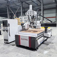 Machine de gravure CNC à quatre procédés 1325, précision de ±0,1 mm pour la fabrication de meubles sur mesure