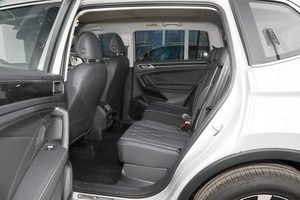 Auto Usata 2023 Volkswagen <span class=keywords><strong>Tiguan</strong></span> L 280TSI Edizione Limitata ChaoChuang FWD SUV di Medie <span class=keywords><strong>Dimensioni</strong></span> Qualità Tedesca Auto Familiare a Prezzo Conveniente - Product Image 4