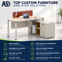 Bureau de travail moderne blanc, table d'ordinateur avec cadre, poste de travail exécutif simple pour bureau de direction