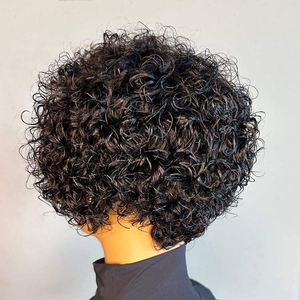 Perruques de cheveux brésiliens bouclés crépus Pixie Cut perruques bouclées à couches courtes pour femmes noires avec une <span class=keywords><strong>frange</strong></span> complète sans colle faite à la machine - Product Image 4