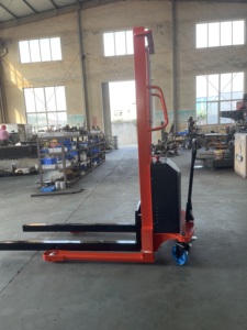 Capacidad 1500kg Fácil operación Bajo ruido China Huize Apilador <span class=keywords><strong>semi</strong></span> eléctrico con doble mástil - Product Image 5