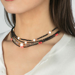 مجوهرات نسائية سوداء راقية مطلية بالذهب عيار 18 قيراط من الفولاذ المقاوم للصدأ مطرزة بالخرز والحجر الطبيعي قلادة لؤلؤ جذابة من NIMAI - Product Image 4