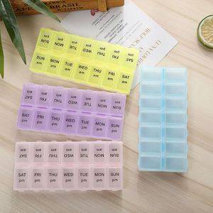Boîte à pilules hebdomadaire légère avec 14 compartiments en plastique - Product Image 4