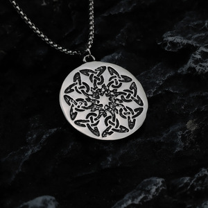 Collar de Hombre de Acero Inoxidable Estilo Nórdico Retro, Colgante con Doble Cabeza de Lobo y Letra Vikinga, Joyería de Regalo - Product Image 3