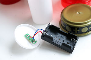 Bougies LED sans flamme <span class=keywords><strong>pour</strong></span> <span class=keywords><strong>cimetière</strong></span>, forme crucifix rouge/blanc, <span class=keywords><strong>à</strong></span> piles, écologiques, non parfumées, finition mate, Diwali, Pâques - Product Image 5