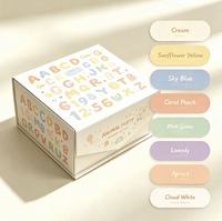 Boîte d'expédition en carton ondulé personnalisée avec motifs animaux et alphabet mignons, design couleur pastel douce pour emballage de jouets d'enfants et de cadeaux de naissance