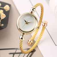 Montre Femme Minimaliste Or, Montre-Bracelet en Acier Inoxydable Fine, Style Européen pour Filles et Femmes à Quartz