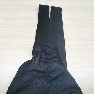 Vente chaude jarretelle vélo de route vélo Shorts personnalisé Compression tissu uni noir professionnel hommes cyclisme <span class=keywords><strong>cuissard</strong></span> - Product Image 4