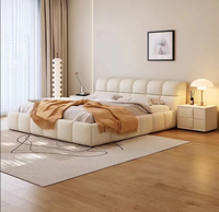 Lit King Size rembourré de style français moderne avec rangement, cadre en bois massif de luxe léger, tête de lit en tissu crème doux