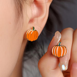 Pendientes de Calabaza Dorada E3526 para Mujer, Joyería de Aleación Moderna y Bonita con Diseño de Fruta Naranja - Product Image 3