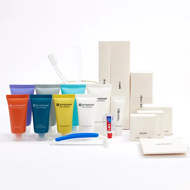 Set di servizi monouso per il bagno dell'hotel a 5 stelle personalizzati Set di saponi da viaggio per Hotel di lusso e Kit di articoli da toeletta per Shampoo