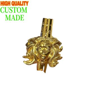 Distintivo de Liga de Zinco Medusa - Tema de Anjo com um Toque Autêntico Egípcio do Oriente Médio - Product Image 1