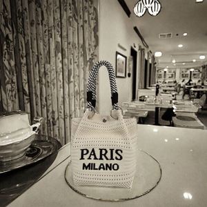 Bolso de mujer de cuero PU, modelo tote grande y casual, ideal para madres de mediana edad. - Product Image 3