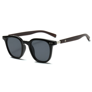 Lunettes de soleil tendance pour femmes Xiaohongshu Douyin, nouveau style coréen, monture petite en TR90, branches effet bois, verres UV400 en PC - Product Image 6