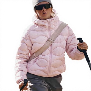 Chaqueta acolchada rosa para mujer, con capucha y cremallera, abrigo de invierno grueso y cálido - Product Image 1