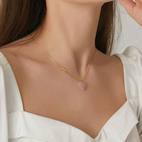 Collar de Corazón de Jade con Cristal Rosa y Baño de Oro de 18k, en Acero Inoxidable Resistente al Agua y al Deslustre, con Logotipo Personalizado, para Mujer