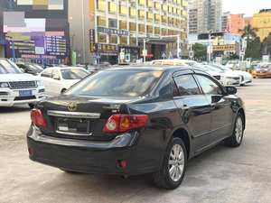 سيارة تويوتا كورولا سيدان مستعملة بناقل حركة يدوي وفتحة سقف - اقتصادية - Product Image 6