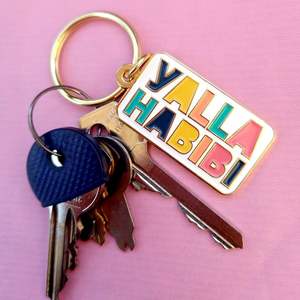 Llaveros de metal <span class=keywords><strong>Yalla</strong></span> Habibi con letras personalizadas de aleación de zinc muestra gratis llavero de esmalte duro suave - Product Image 3