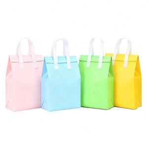 Sac isotherme personnalisé en non-tissé avec logo, sac isotherme pour la livraison de nourriture, sac à lunch isotherme en non-tissé, vente en gros d'usine - Product Image 1