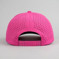 Casquette de baseball personnalisée à 5 panneaux avec logo en PVC caoutchouté, casquette de golf imperméable perforée au laser, chapeau de golf en polyester rose avec cordon