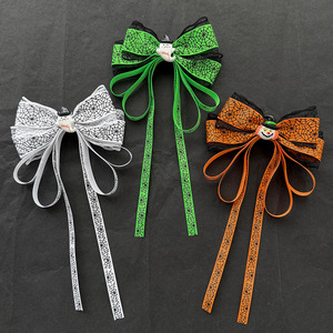 Lot de pinces à cheveux Halloween : barrettes à nœud papillon, toile d'araignée, motif maïs, paillettes et sequins pour filles - Product Image 1