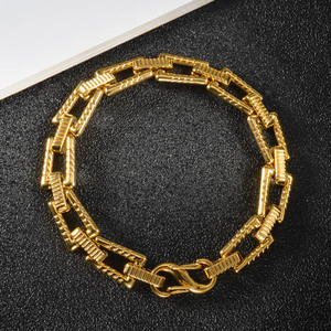 Pulsera de Eslabones Rectangulares con Textura Audaz Estilo Hip Hop, Chapada en Oro de 18K, de Acero Inoxidable, Pulsera Unisex de Moda Urbana - Product Image 6