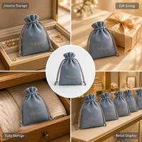 Pochette à bijoux personnalisée en microfibre bleu poussière avec cordon de serrage, sac cadeau en suède, pochette à cordon de serrage personnalisée de qualité supérieure, OEM MOQ 100