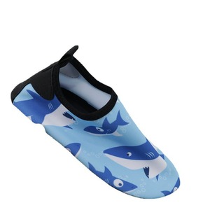 Chaussures <span class=keywords><strong>de</strong></span> plage à séchage rapide TPR neuves pour le commerce transfrontalier, chaussures <span class=keywords><strong>de</strong></span> parc aquatique antidérapantes, chaussures <span class=keywords><strong>de</strong></span> natation respectueuses <span class=keywords><strong>de</strong></span> la <span class=keywords><strong>peau</strong></span>, chaussures d'eau pieds nus - Product Image 4