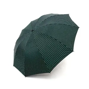 Factory Direct Sale 3-fach 10K Streifen muster schwarz beschichtet manuell faltbar UV-Regenschirm Großhandel für den Regen
