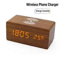 Réveil numérique électronique moderne en bois avec chargeur sans fil, affichage LED de la température et calendriers pour chambre et bureau (OEM)