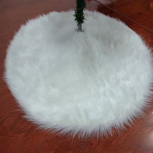Faux <strong>Fur</strong> Snowy White Christmas Tree <strong>Skirt</strong> for Christmas Decorations - Product Image 1