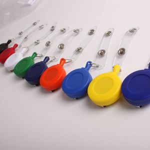 Porta Tarjetas de Identificación Personalizado de la Mejor Calidad con Clip Retráctil - Product Image 2