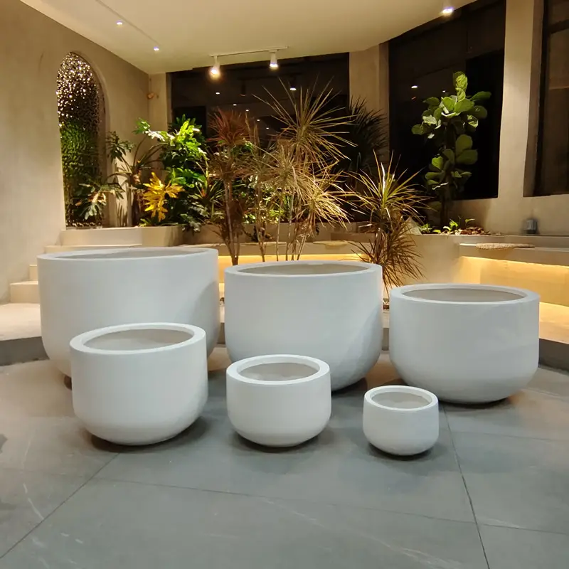 Light Weight Flower Pot Clay Cement Plant Pots Hotel Decorative Pots Large Fiberglass Round Cylinder Simple Outdoor Europe White