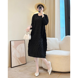 Miyake noir femmes automne haut <span class=keywords><strong>de</strong></span> gamme tissé Satin numérique Long deux pièces Cardigan <span class=keywords><strong>gilet</strong></span> jupe ensemble plissé grande taille élégant - Product Image 1