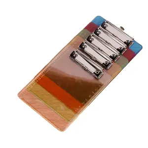 Grosir promosi kustom jelas warna ukuran A4 clipboard transparan plastik dengan klip logam
