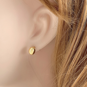 Petites boucles d'oreilles clous plaquées or 18 carats, résistantes à l'eau, pour femmes - Product Image 3