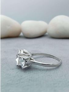 Bague de fiançailles solitaire de luxe en or blanc 14 carats avec diamant de laboratoire de 1 carat, couleur D, pureté VVS, taille brillant - Product Image 2
