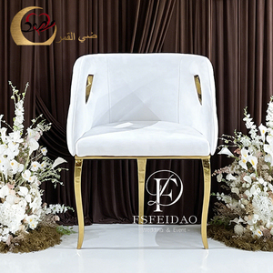 Sillas de comedor con estructura de metal dorado real de terciopelo blanco para salón de ceremonias - Product Image 3