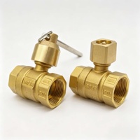 Robinet à boisseau sphérique verrouillable en laiton à poignée croisée, Vanne d'isolement pour compteur d'eau, Type de verrouillage Plum/Triangle PN16, 1/2"-2", OEM disponible