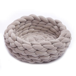 Maychan – lit pour chat fait à la main, lit pour chien multicolore, grotte en velours et tricot pour animal de compagnie - Product Image 3