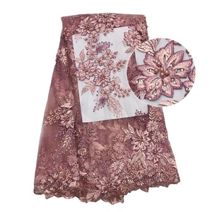 Tessuto in Pizzo RTS Lisami con Fiori 3D, Elegante Design con Paillettes e Perle per Abiti da Sposa e Moda - Product Image 1