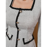 Fabricant OEM ODM sur mesure, robe maxi en tweed gris pour femmes, col carré, manches longues, bordure tressée, boutons dorés, hiver, sur mesure