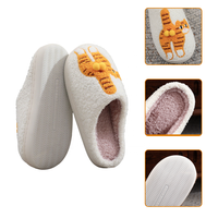ODM/OEM Personnalisé Hiver Dessin Animé Doux Mignon Amusant Peluche Antidérapant Semelle TPR Chat Orange avec Queue Pompon